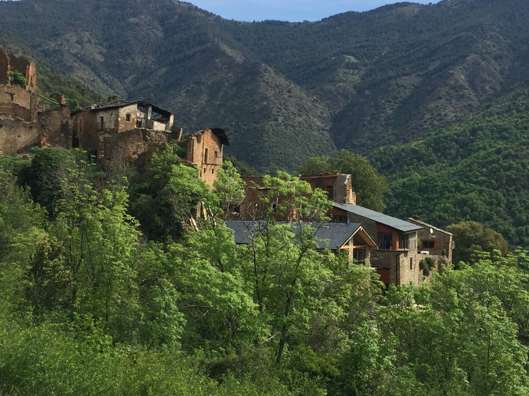 Solanell, a l'Alt Urgell, és un poble abandonat des de 1973 | Refugi del Gall Negre
