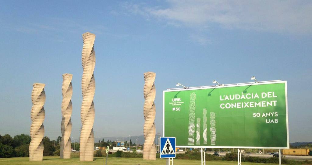 Les distintives columnes de la Universitat Autònoma | UAB