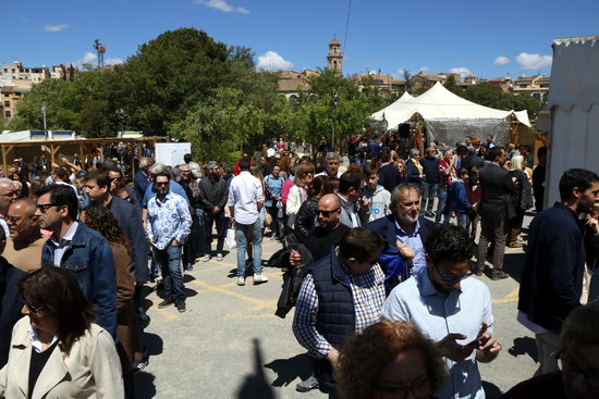 Cues de visitants a la Fira del Vi de Falset | ACN