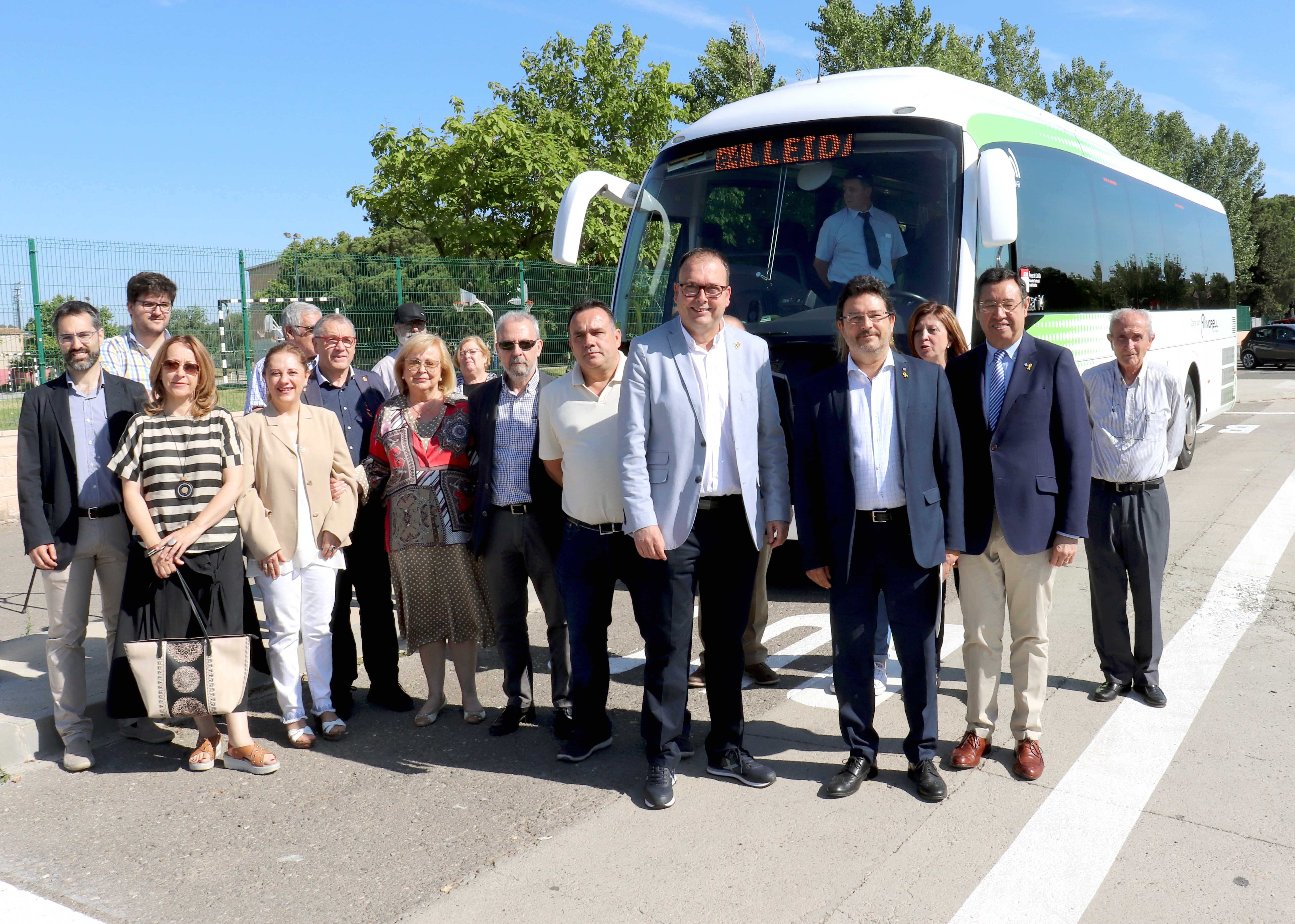 Gavín, amb l'alcalde d'Alpicat i altres membres de la corporació, durant la presentació | Govern