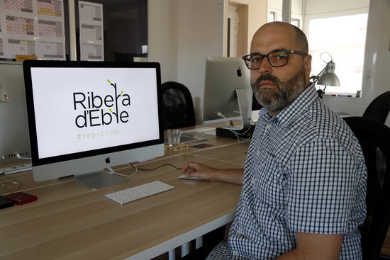 El dissenyador gràfic Daniel Rull, creador de la imatge #Rebrotem | ACN