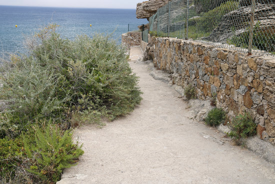 Camí de ronda de l'Illa Roja de Begur on s'han fet algunes millores | ACN