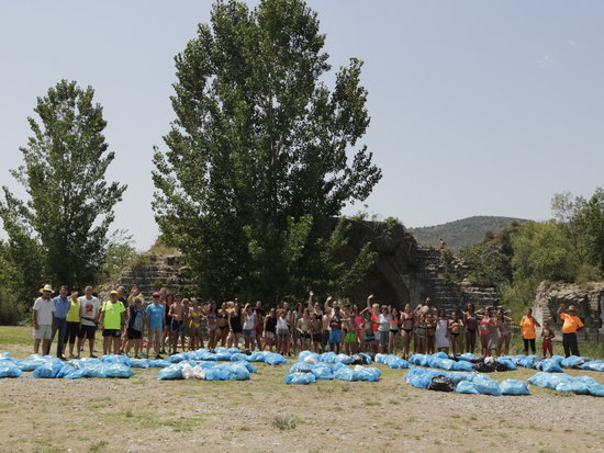 Veïns de Camarasa un cop dibuixades les paraules 