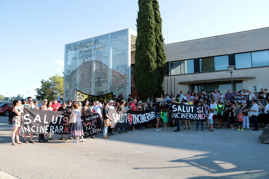 Detractors al projecte de Nova Tracjusa, davant del Consell Comarcal de les Garrigues | ACN