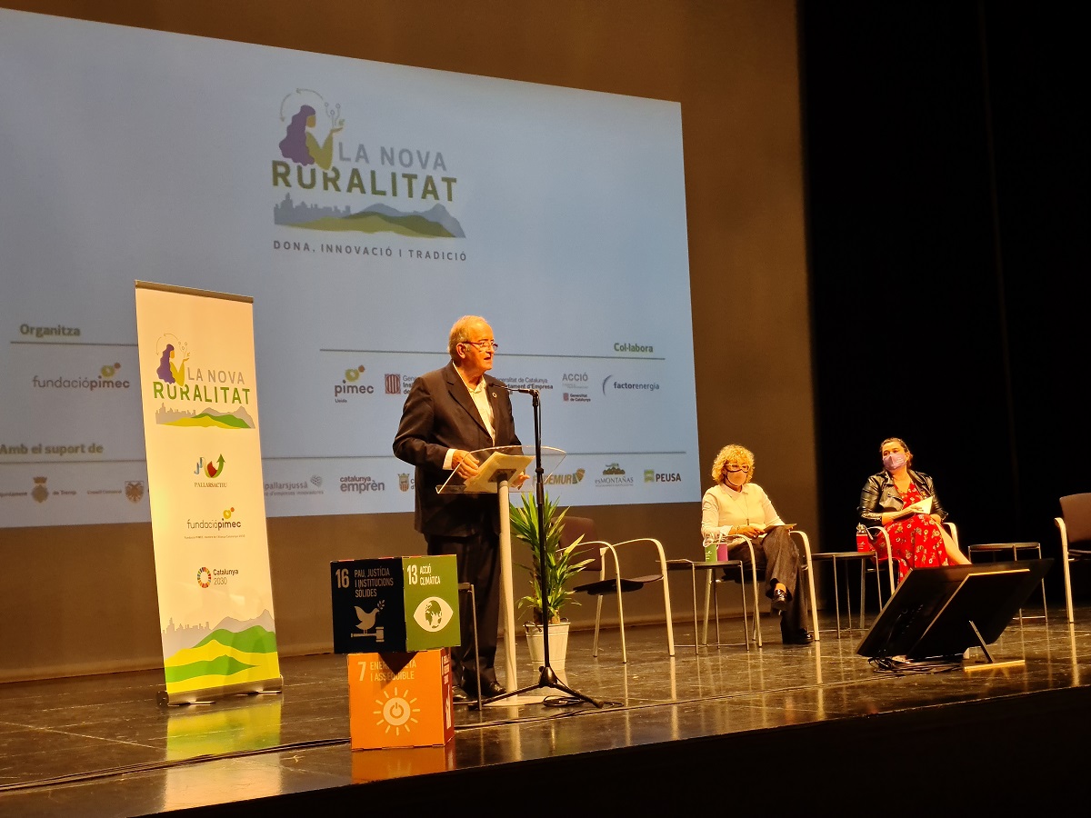 Pla general de la inauguració de les jornades sobre Nova Ruralitat que la Fundació PIMEC i Pallars Actiu han celebrat a Tremp el 20 d'octubre del 2021. (Horitzontal)