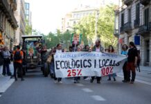 ESCÀNDOL | L’administració dóna l’esquena al camp: la pagesia surt al carrer contra el buit legal en els menús públics